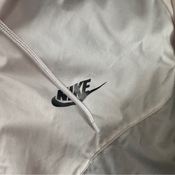 Nike windbreaker zip up hooded jacket, size large - Picture 4 of 8